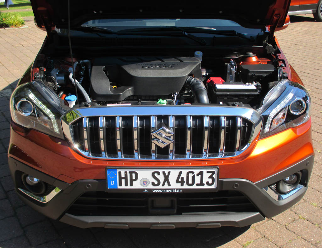 Suzuki SX4 S-Cross: Blick unter die Haube. Drei Motoren stehen zur Wahl.
