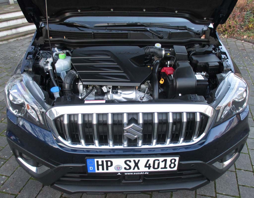 Suzuki SX4 S-Cross: Blick unter die Haube auf den 1,6-Liter-Selbstzünder.