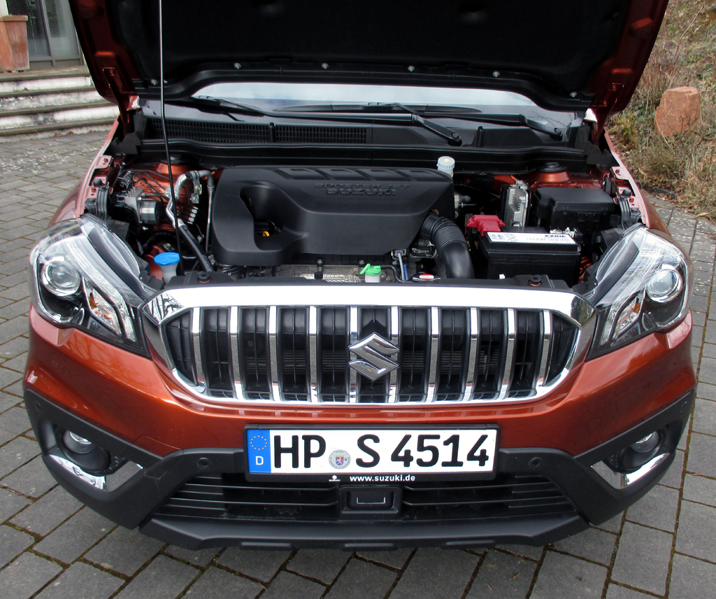 Suzuki SX4 S-Cross: Blick unter die Haube auf den 1,4-Liter-Turbo.