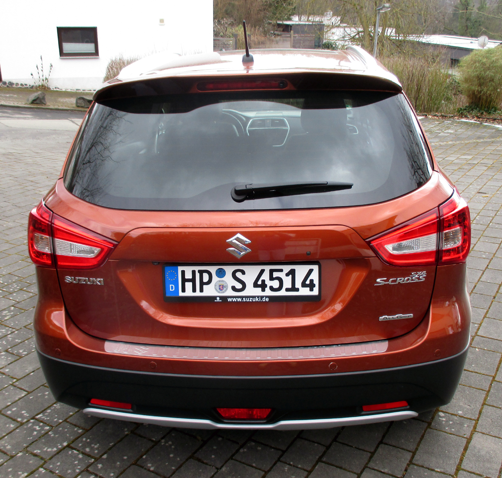 Suzuki SX4 S-Cross: Blick auf die Heckpartie.