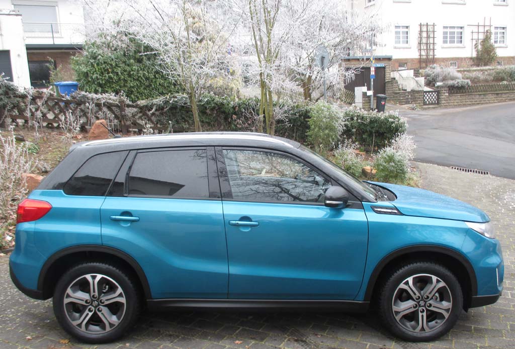 Suzuki Vitara: Und so sieht das kompakte SUV-Modell von der Seite aus.