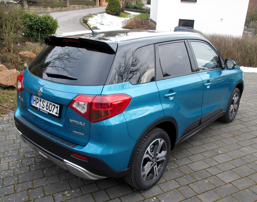 Suzuki Vitara: Heck-/Seitenansicht.