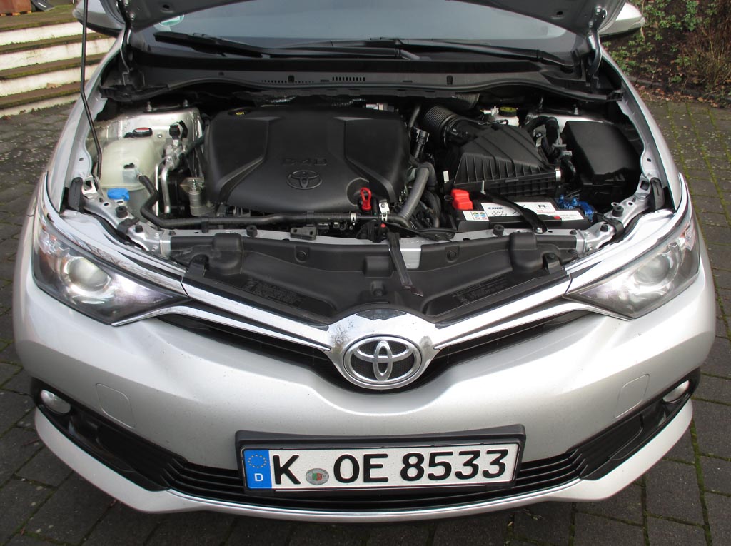 Toyota Auris: Blick unter die Haube auf den 1,6-Liter-Selbstzünder.