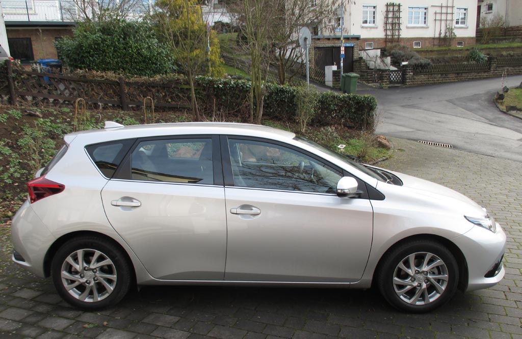 Toyota Auris: Und so sieht das Fließheckmodell von der Seite aus.