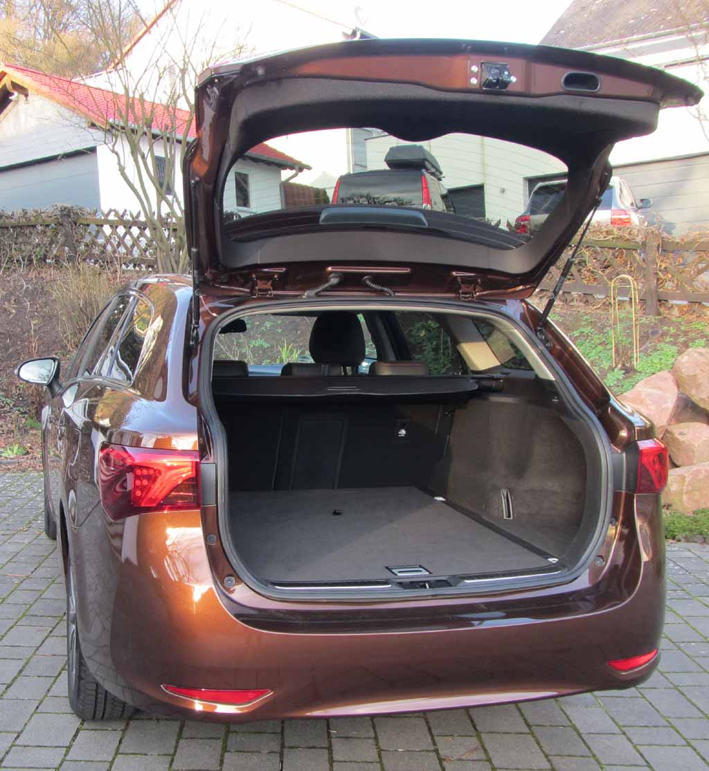 Toyota Avensis Touring Sports: Das Gepäckabteil fasst 543 bis 1609 Liter. 