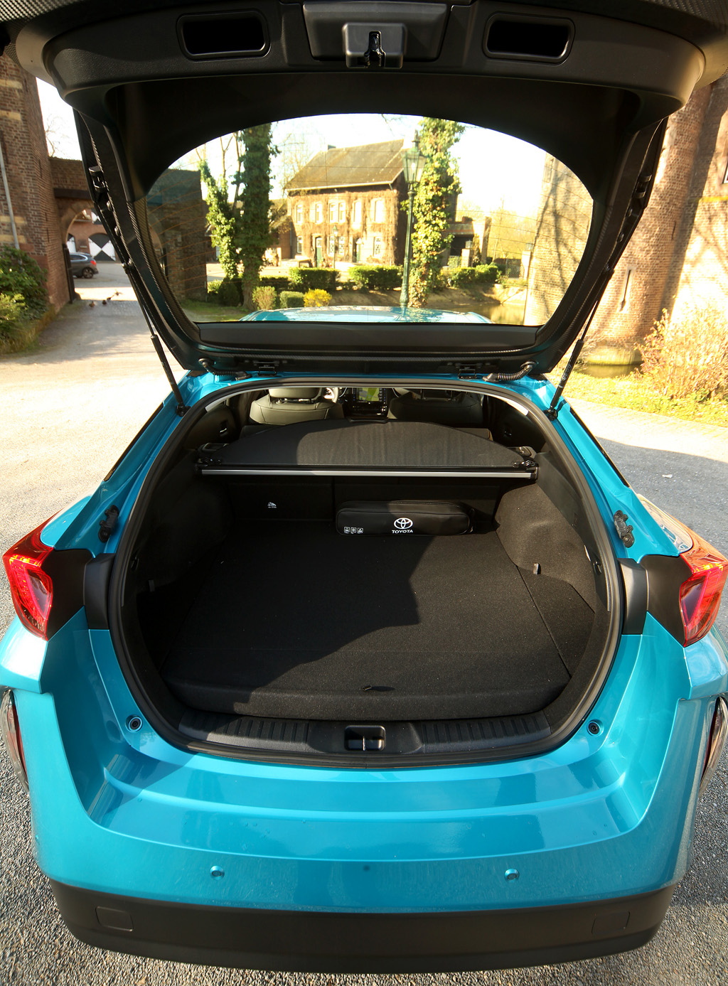 Toyota Prius Plug-in-Hybrid: Das Gepäckabteil fasst 360 bis 1204 Liter. 