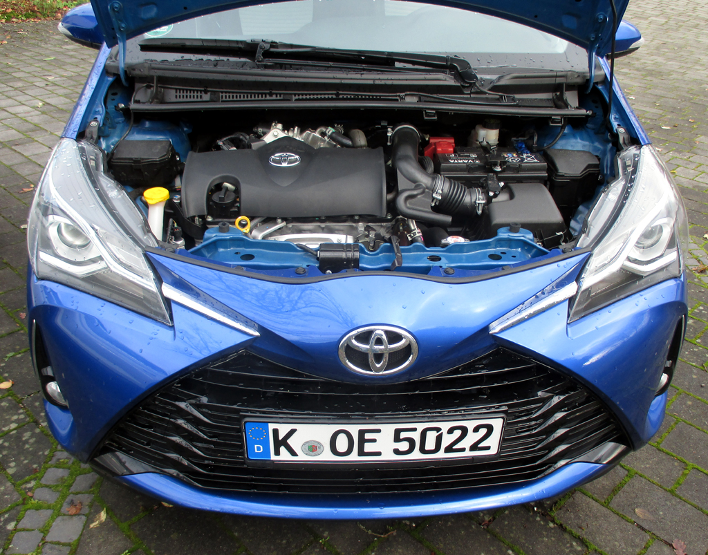 Toyota Yaris: Blick unter die Haube auf den 1,5-Liter-Benziner.