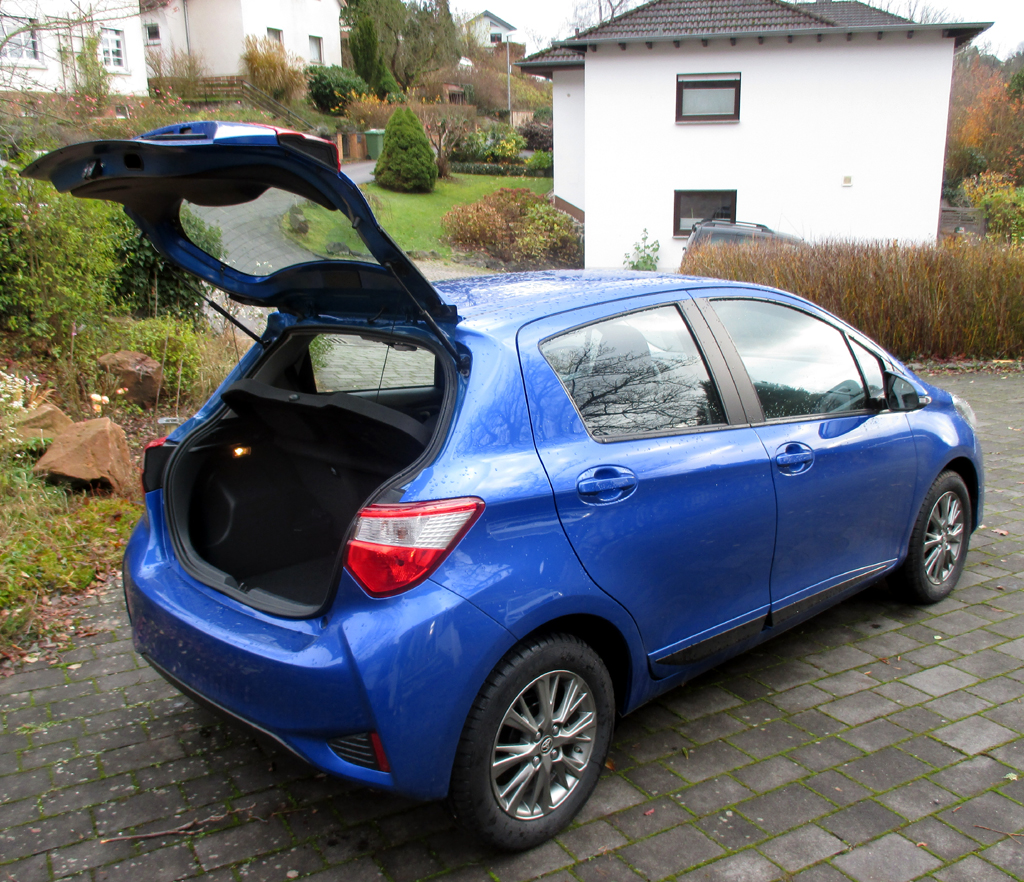 Toyota Yaris: Das Gepäckabteil fasst immerhin noch 286 bis 768 Liter.
