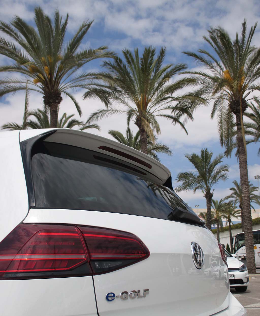 VW E-Golf: Moderne Leuchteinheit hinten mit Modellkennung.