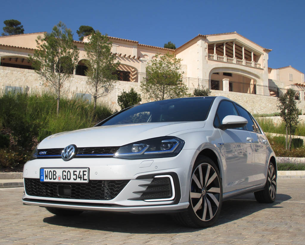 VW GTE-Golf: Dieser Vertreter mit Doppelherz-Kraft lässt sich sportlich-stramm bewegen.