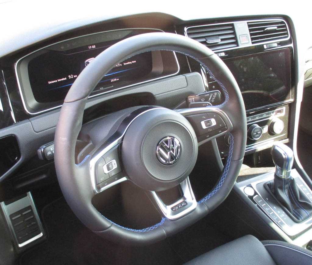 VW GTE-Golf: Das Cockpit macht einen sehr übersichtlichen Eindruck.