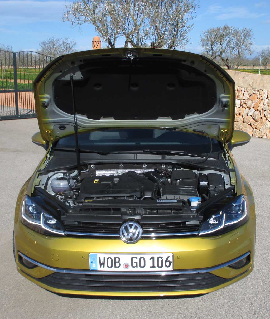 VW Golf: Blick unter die Haube, hier beim neuen 1,5-Liter-Turbobenziner.