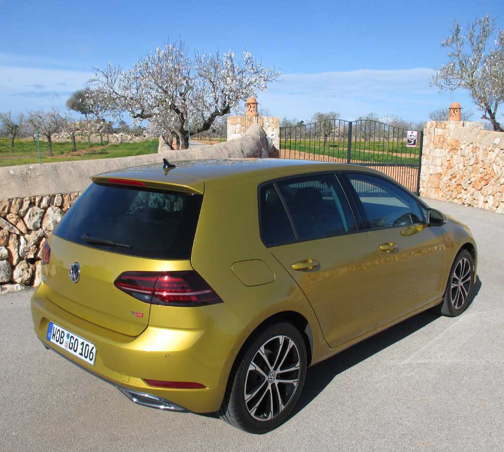 VW Golf: Heck-/Seitenansicht.