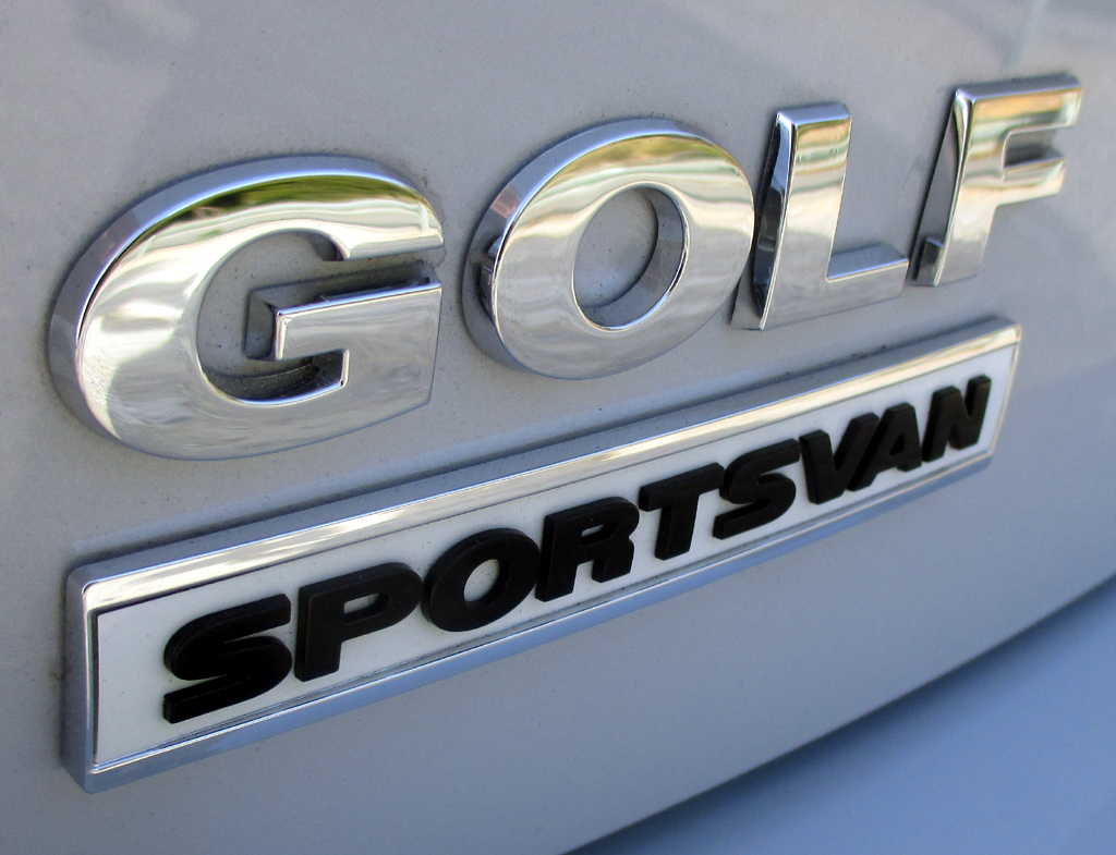 VW Golf Sportsvan: Modellschriftzug auf der Hecktür.