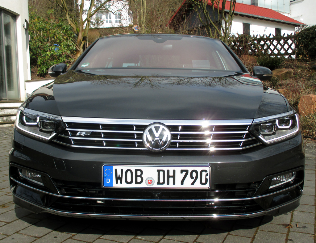 VW Passat: Blick auf die markantere Frontpartie.
