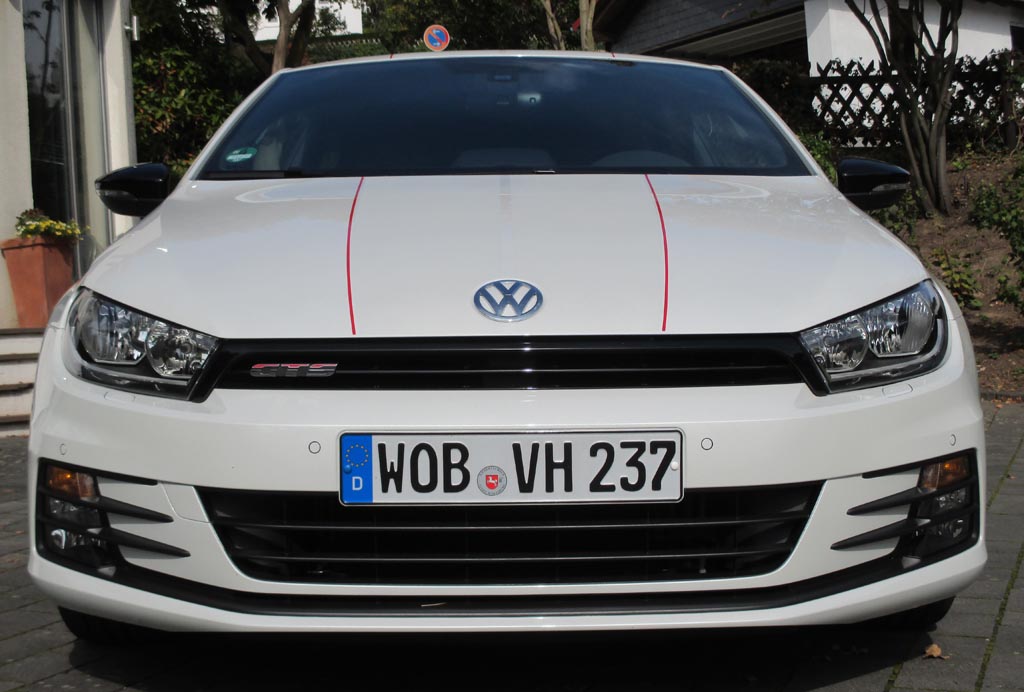 VW Scirocco GTS: Blick auf die sehr dynamisch wirkende Frontpartie.