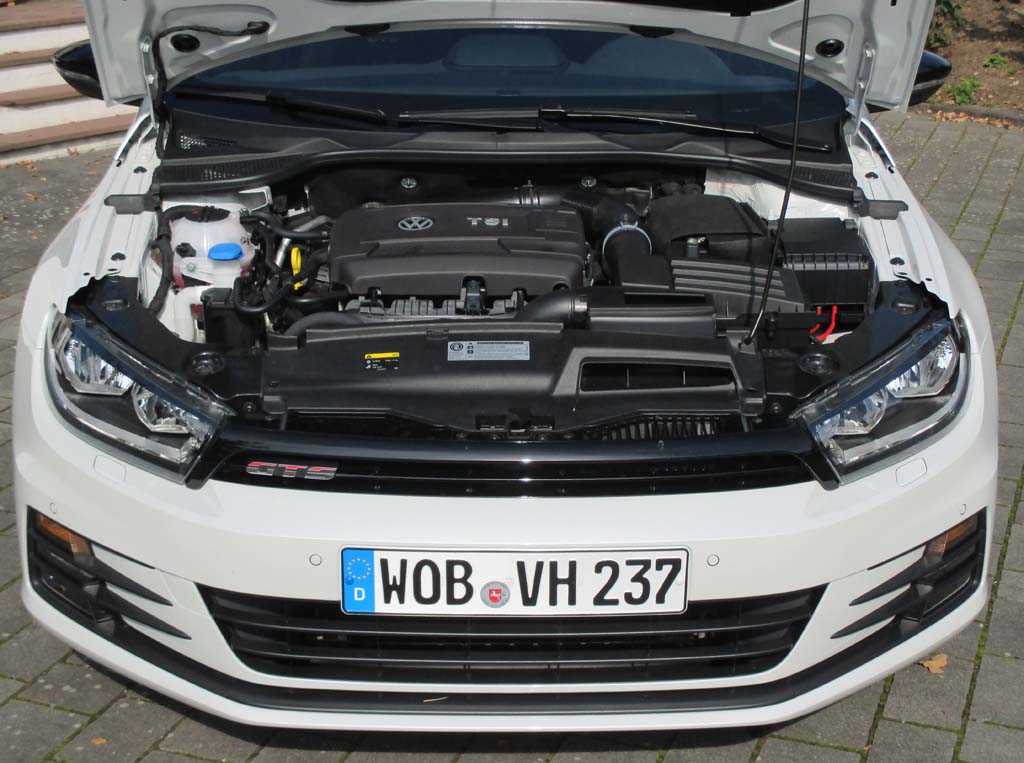 VW Scirocco GTS: Blick unter die Haube auf den 2,0-Liter-Turbobenziner.