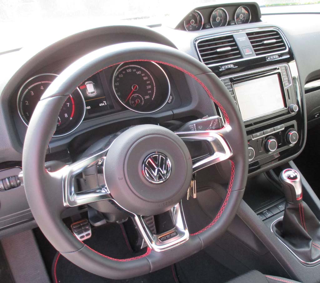 VW Scirocco GTS: Blick ins sportlich-funktionelle Cockpit.