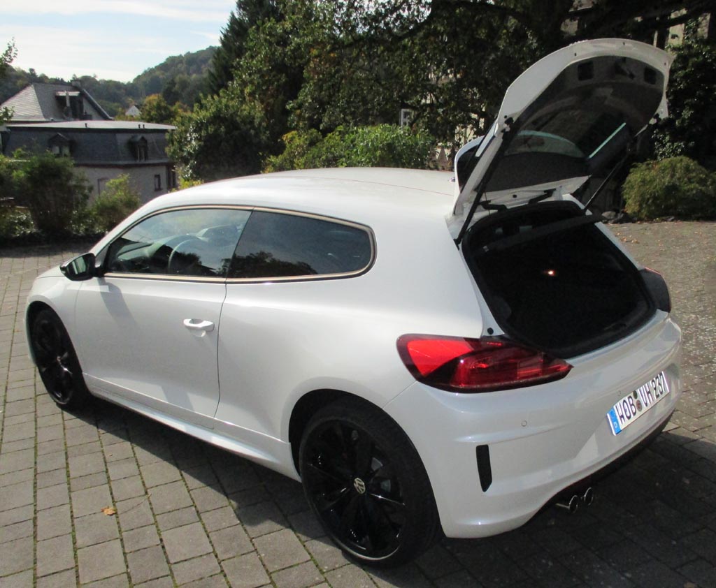 VW Scirocco GTS: Das Gepäckabteil fasst immerhin noch 312 bis 1006 Liter.