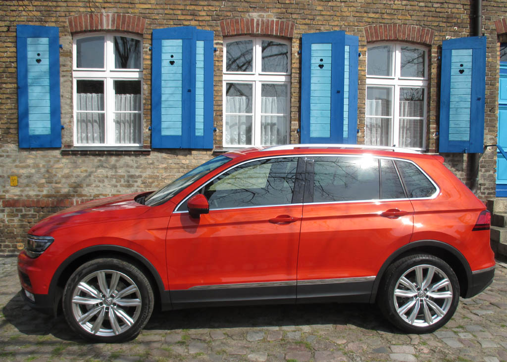 VW Tiguan: Und so sieht das kompakte SUV-Modell von der Seite aus.