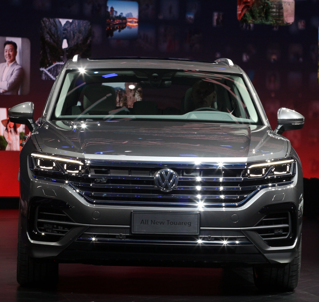 VW Touareg: Schon die Front wirkt emotional-markanter.