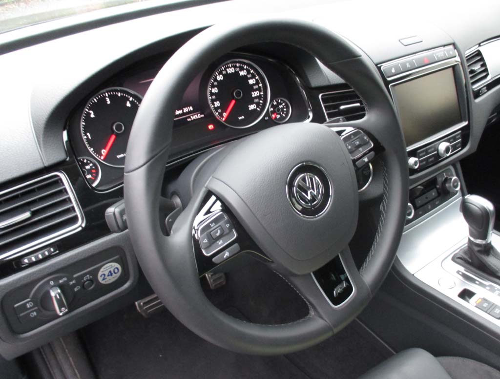VW Touareg: Blick ins Cockpit.