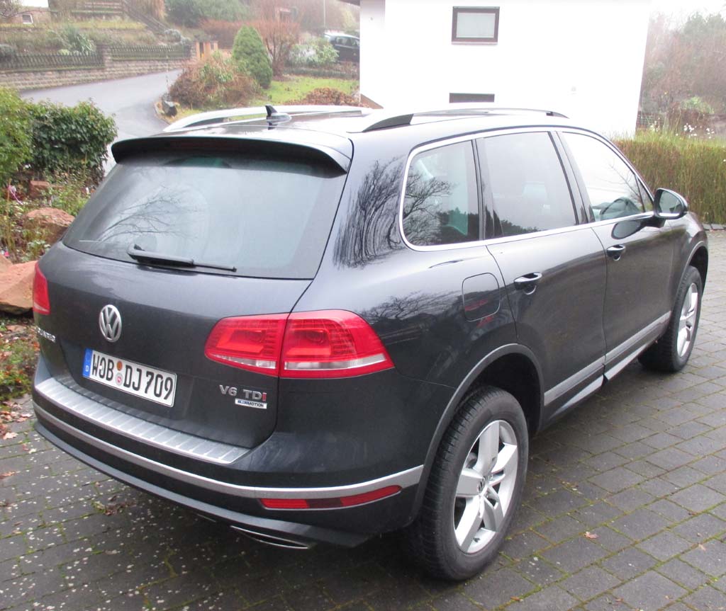 VW Touareg: Heck-/Seitenansicht.