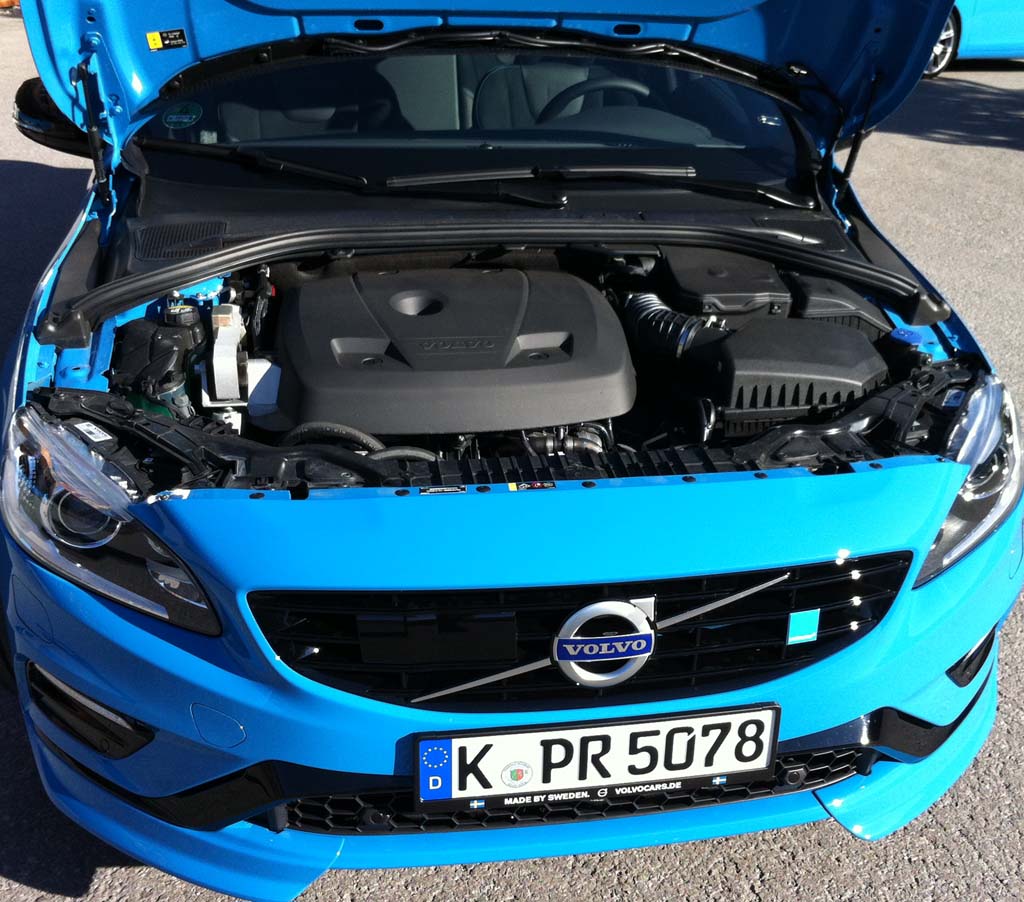 Volvo S60 Polestar: Blick unter die Haube auf den 367-PS-Vierzylinder-Turbobenziner.
