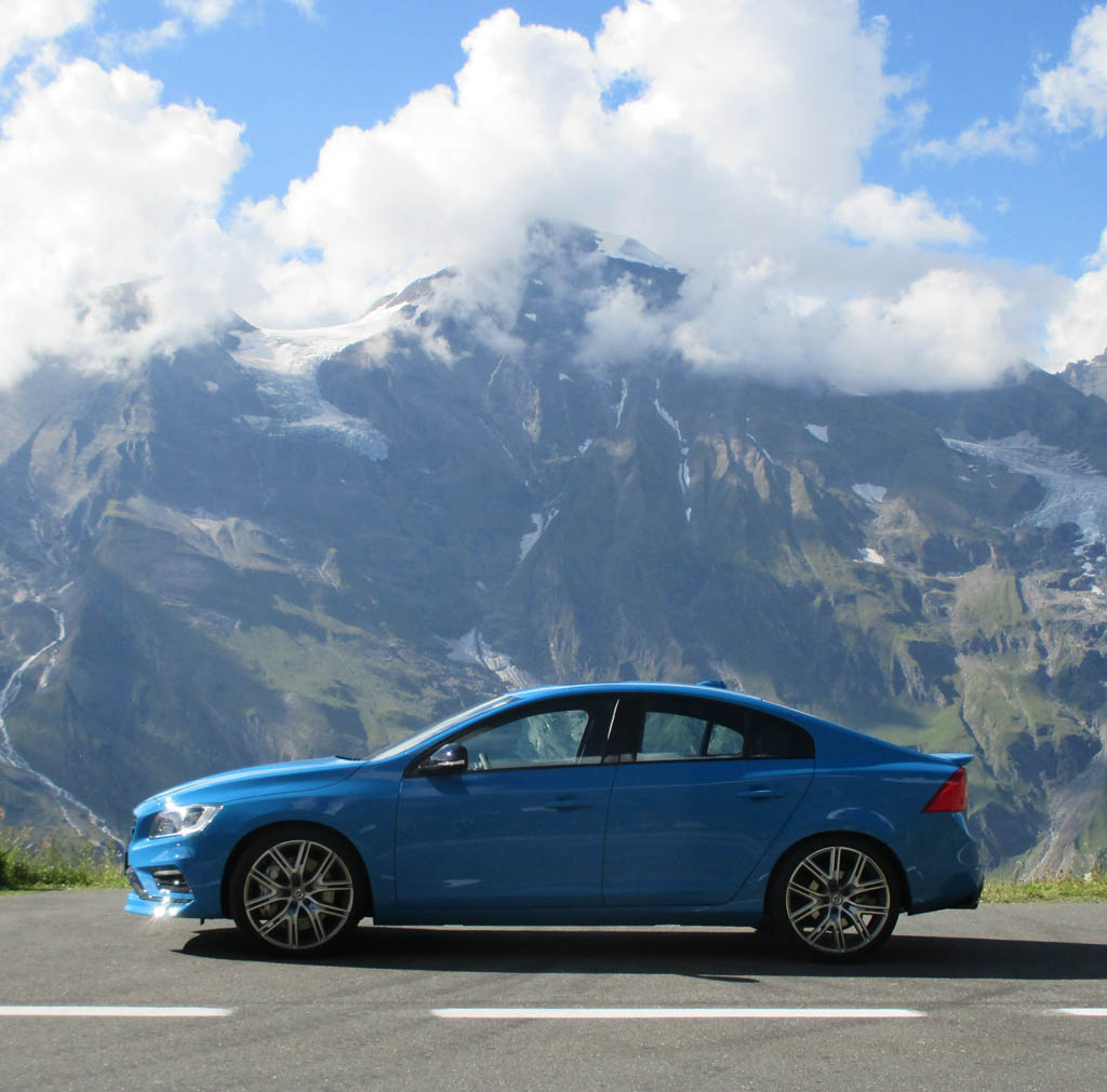 Volvo S60 Polestar: So sieht die Limousine von der Seite aus.
