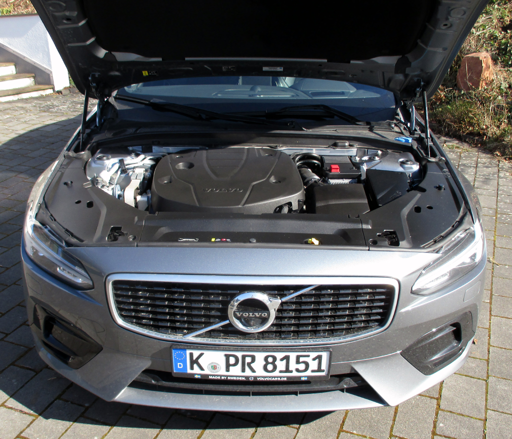 Volvo S90: Blick unter die Haube auf den 2,0-Liter-Selbstzünder.