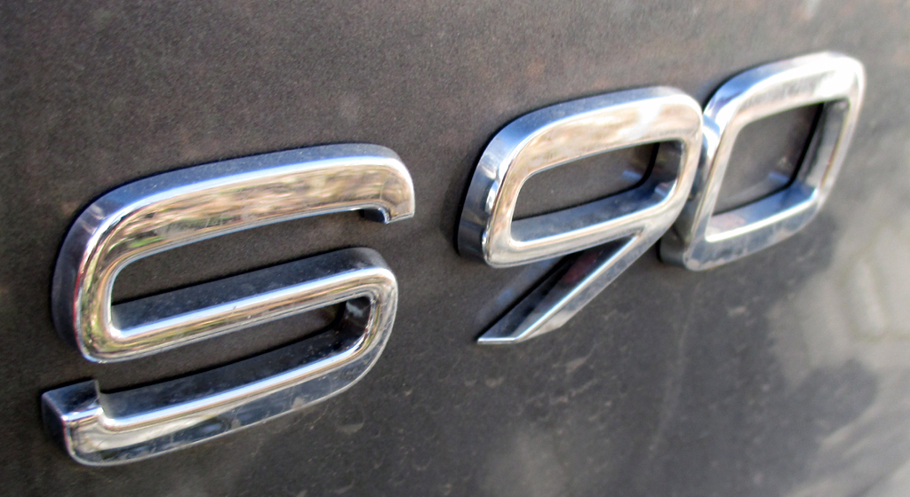 Volvo S90: Modellkennung am Heck. 