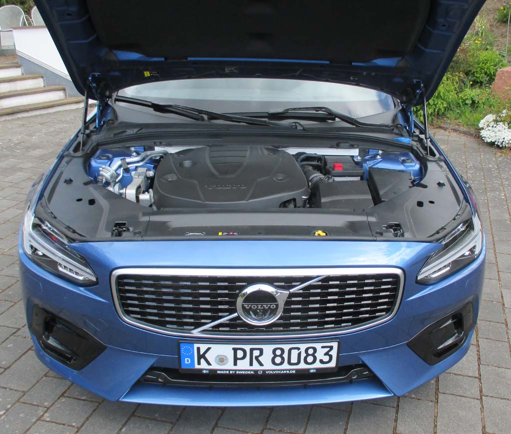 Volvo V90: Blick unter die Haube auf den 2,0-Liter-Selbstzünder.