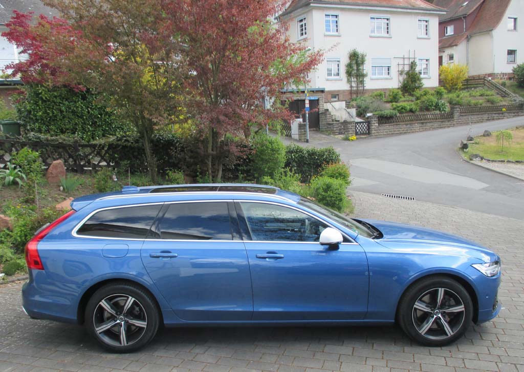 Volvo V90: Und so sieht der große Schweden-Kombi von der Seite aus.