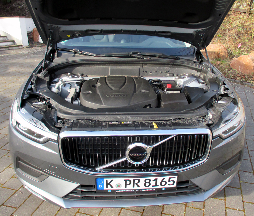 Volvo XC60: Blick unter die Haube auf den 2,0-Liter-Selbstzünder.