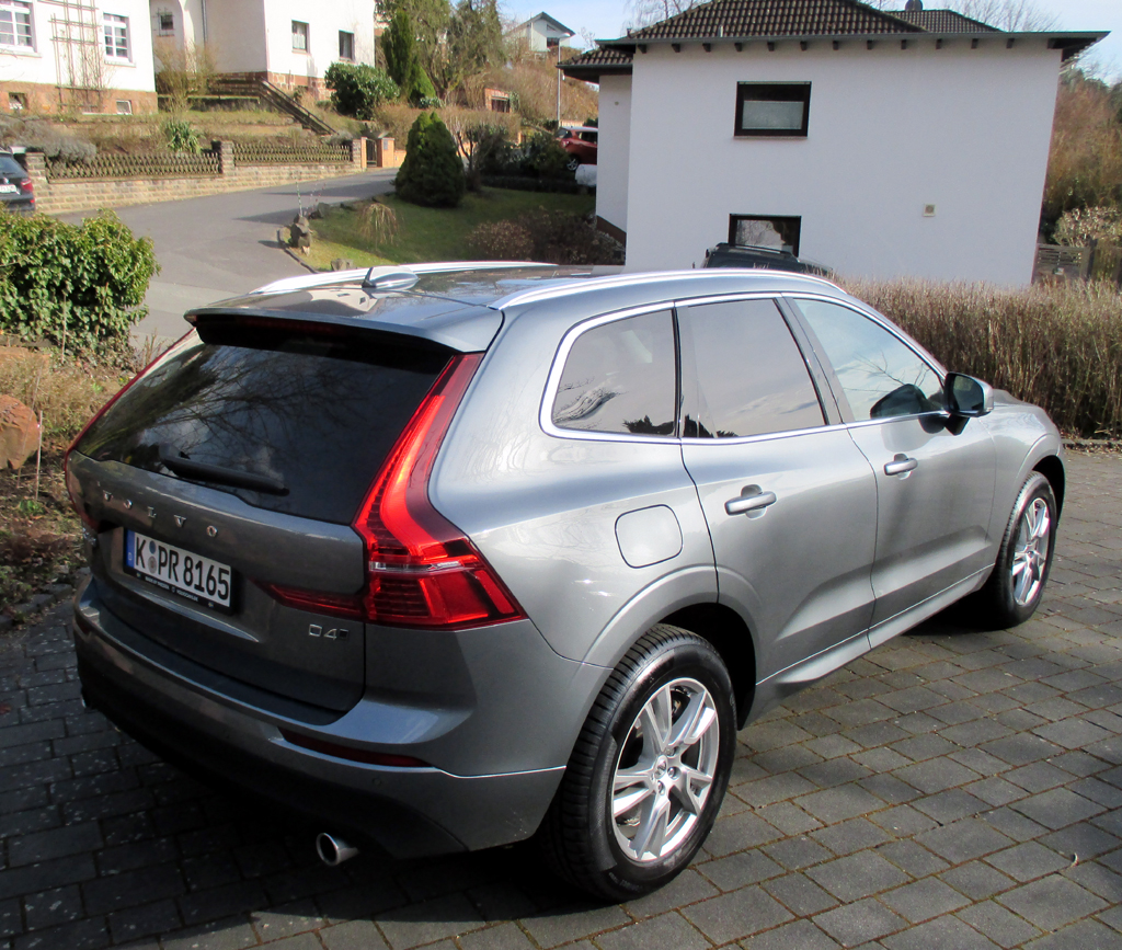 Volvo XC60: Heck-/Seitenansicht.