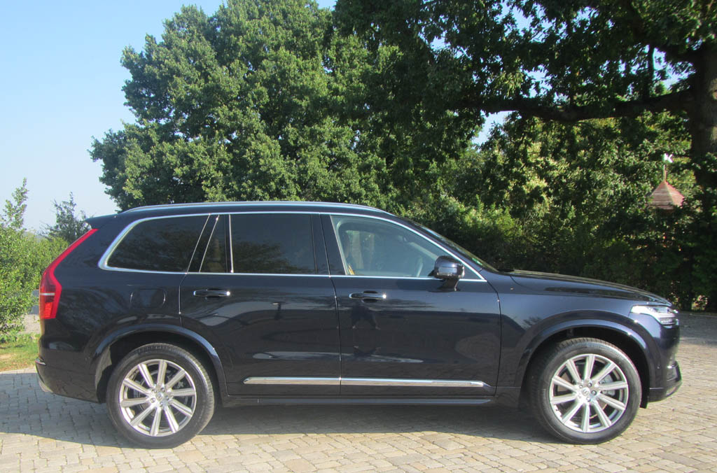 Volvo XC90: Und so sieht das große SUV-Modell der Schweden von der Seite aus.