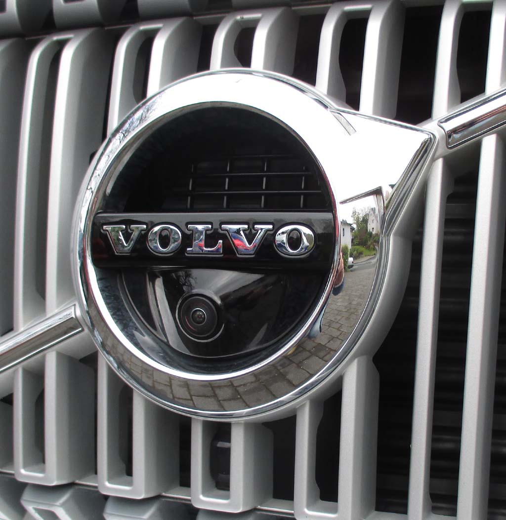 Volvo XC90: Das Markenemblem sitzt vorn im Kühlergrill.