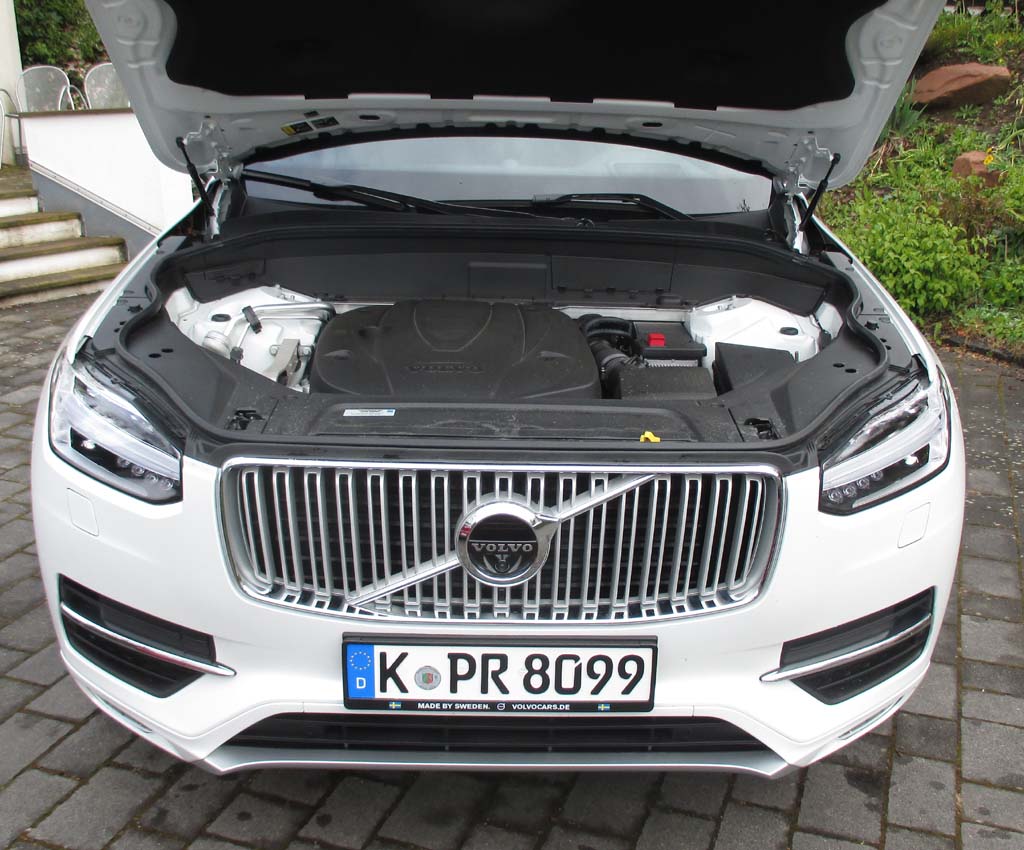 Volvo XC90: Blick unter die Haube auf den 2,0-Liter-Vierzylinder-Selbstzünder.