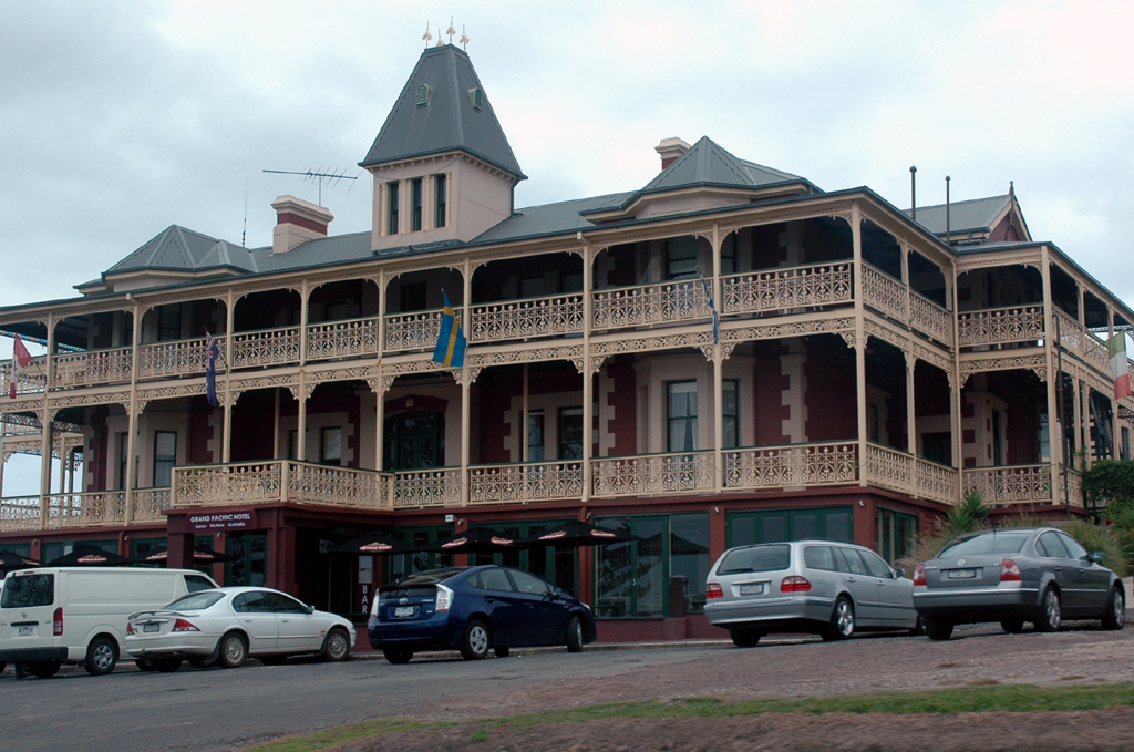 Viele Gebäude an der Great Ocean Road in Victoria weisen viktorianischen Baustil auf.