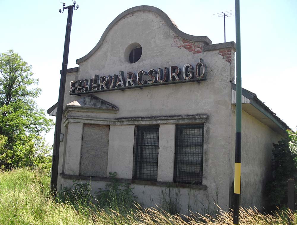 „Ich denke oft an Piroschka“: Das alte Bahnhofsgebäude von ...