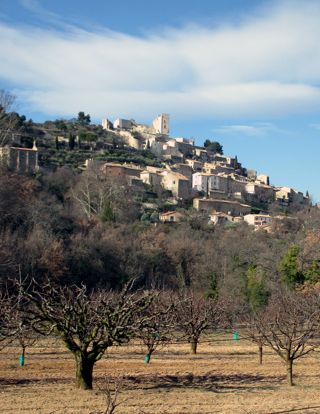 Im Château de Lacoste über dem Ort soll einst der Marquis de Sade residiert haben.