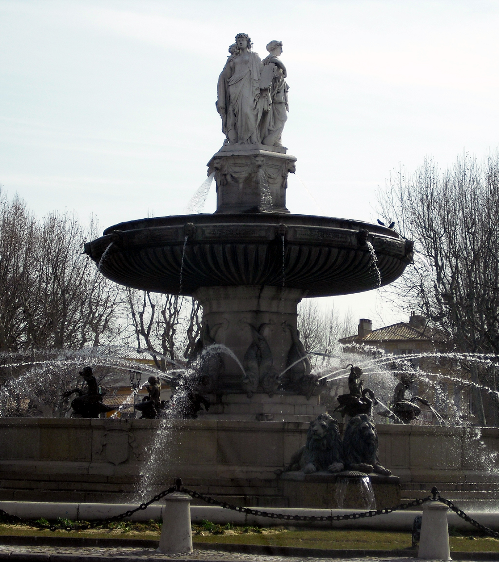 Am Brunnen hinter dem Tore: Fontaine de la Place de la Rotonde in Aix-en-Provence.
