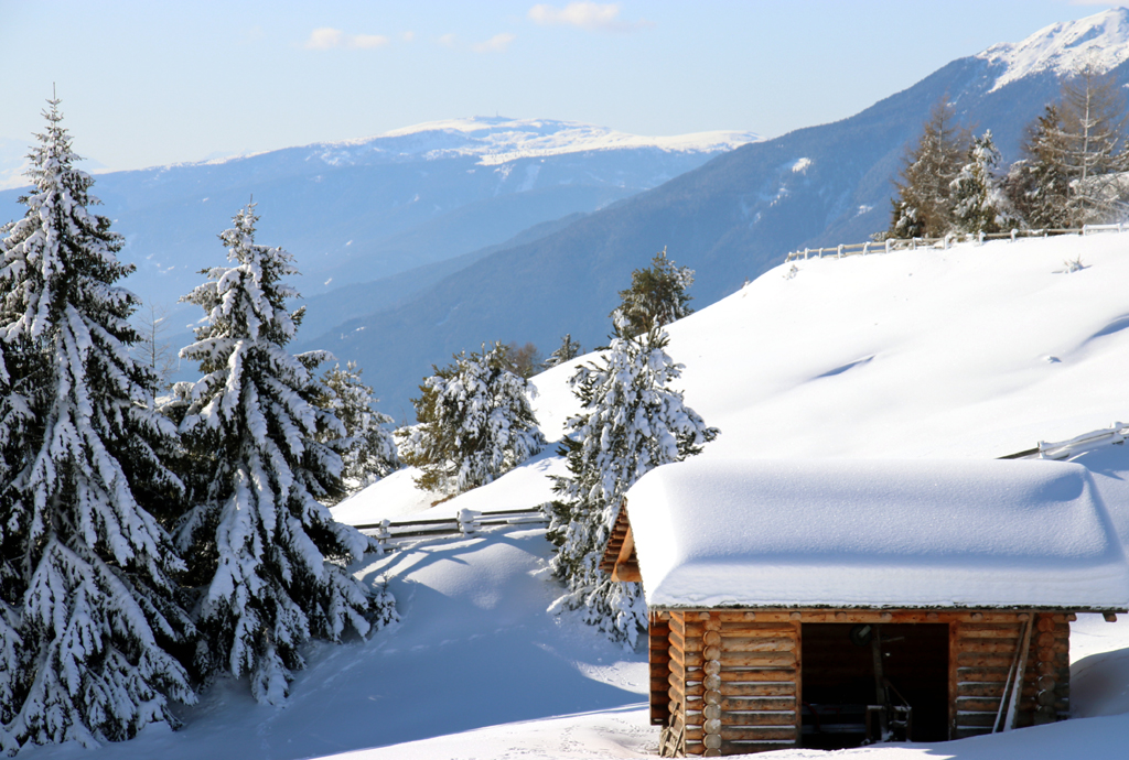 Im Winter liegt wie überall in den Bergen ein verschneiter Zauber auch über Gitschberg-Jochtal.
