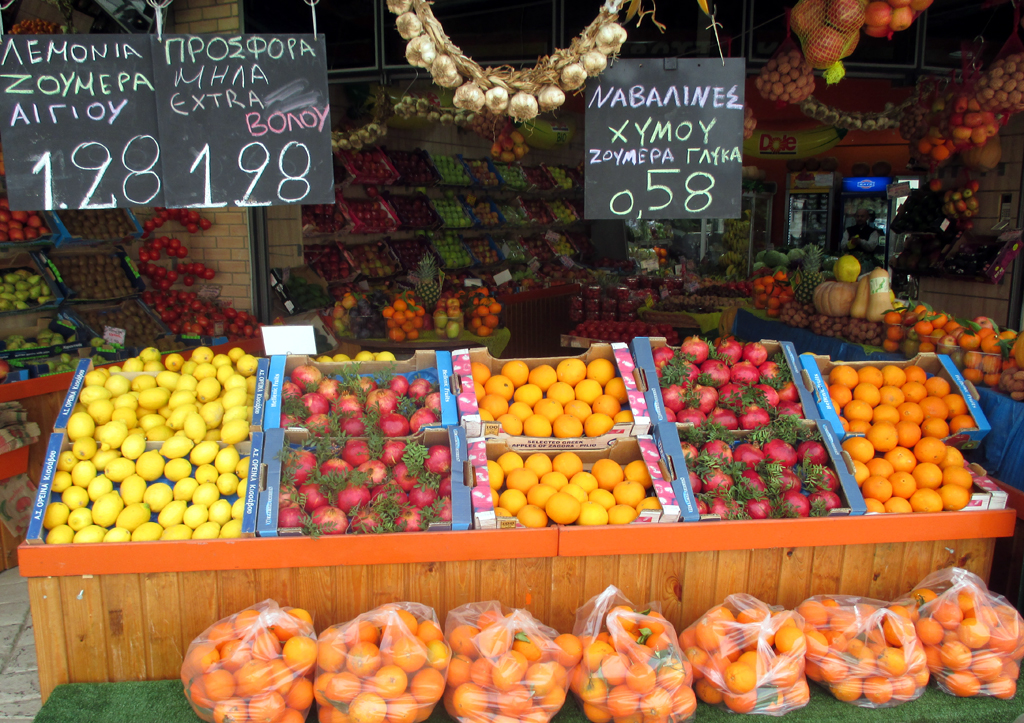 Obstladen auf dem Weg wieder zurück in den Norden nach Dionysos.