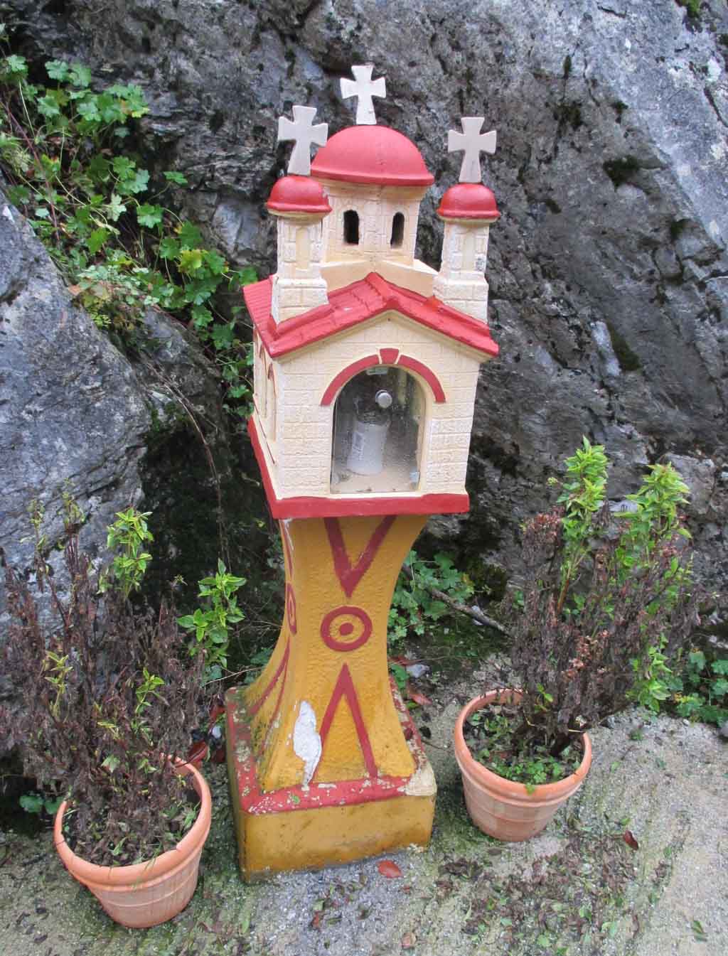 Neben der Berghütte Stavros im Wald von Monis Dionysiou auf dem Weg hinauf zum Olymp.