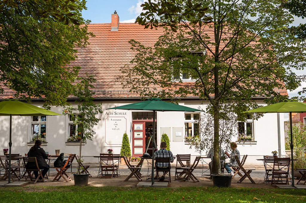 Ribbecks alte Schule liegt direkt am alten Gutsanger.