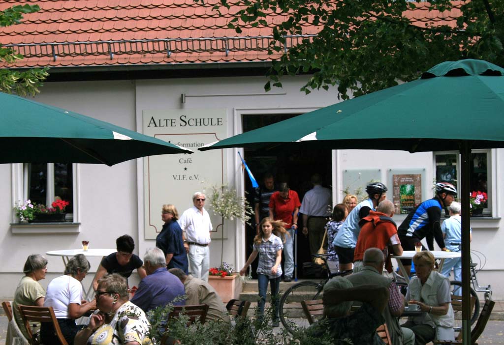 Während der Saison ist in Ribbecks alter Schule oft viel los.