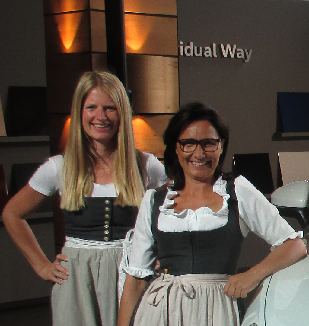 Barbara Winkler (rechts), hier mit einer Mitarbeiterin, setzt zusammen mit ihrem Team ein besonderes Hotelkonzept um.