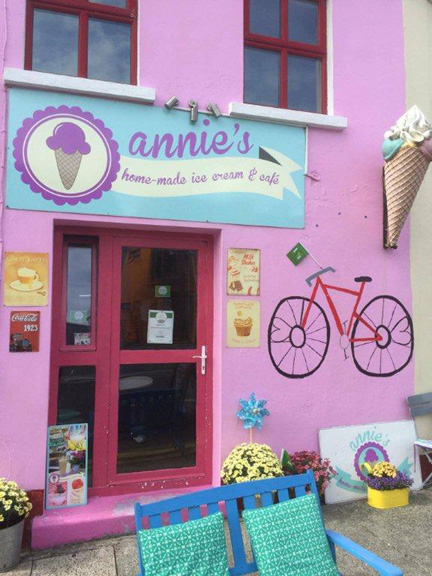 Leckeres Eis gibt’s an der Hauptstraße Killarney Road im Städtchen Sneem.