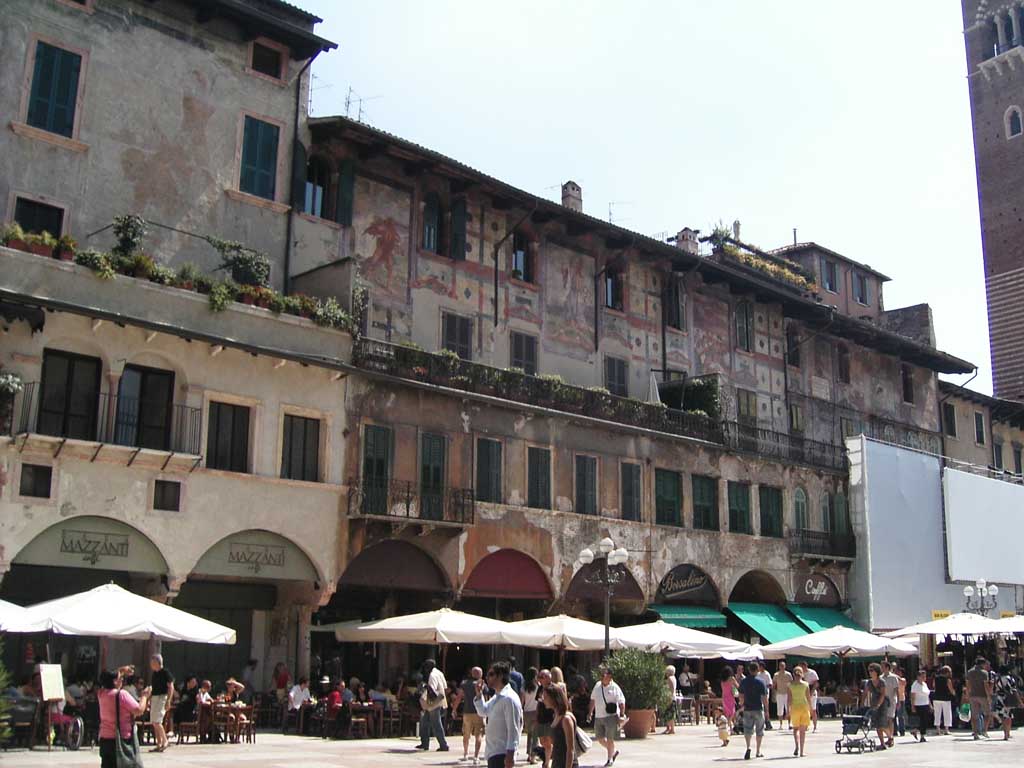 Auf der Piazza in Verona. Fotos: Koch